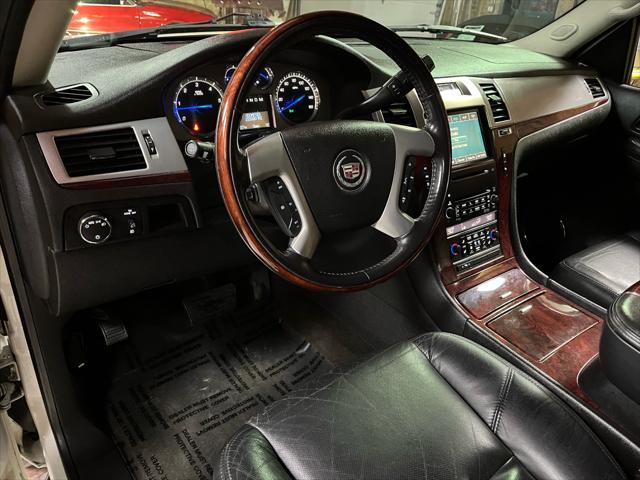 used 2009 Cadillac Escalade car, priced at $8,985