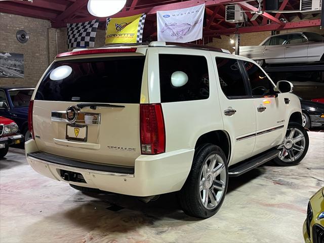 used 2009 Cadillac Escalade car, priced at $8,985