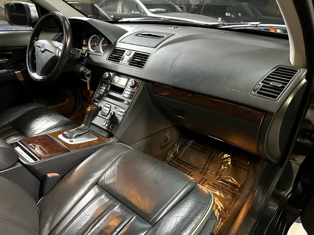 used 2013 Volvo XC90 car, priced at $10,985
