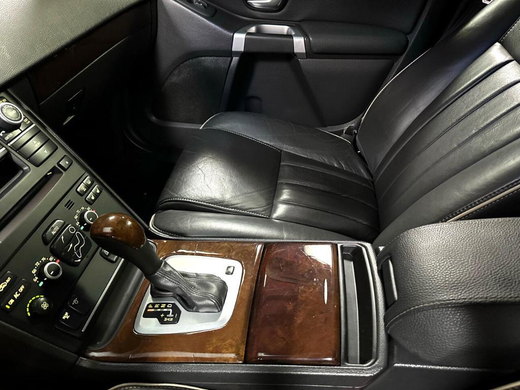 used 2013 Volvo XC90 car, priced at $10,985
