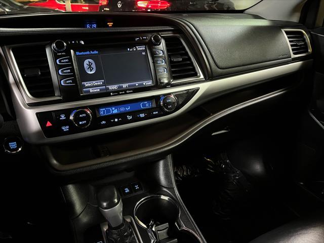 used 2019 Toyota Highlander car, priced at $21,985