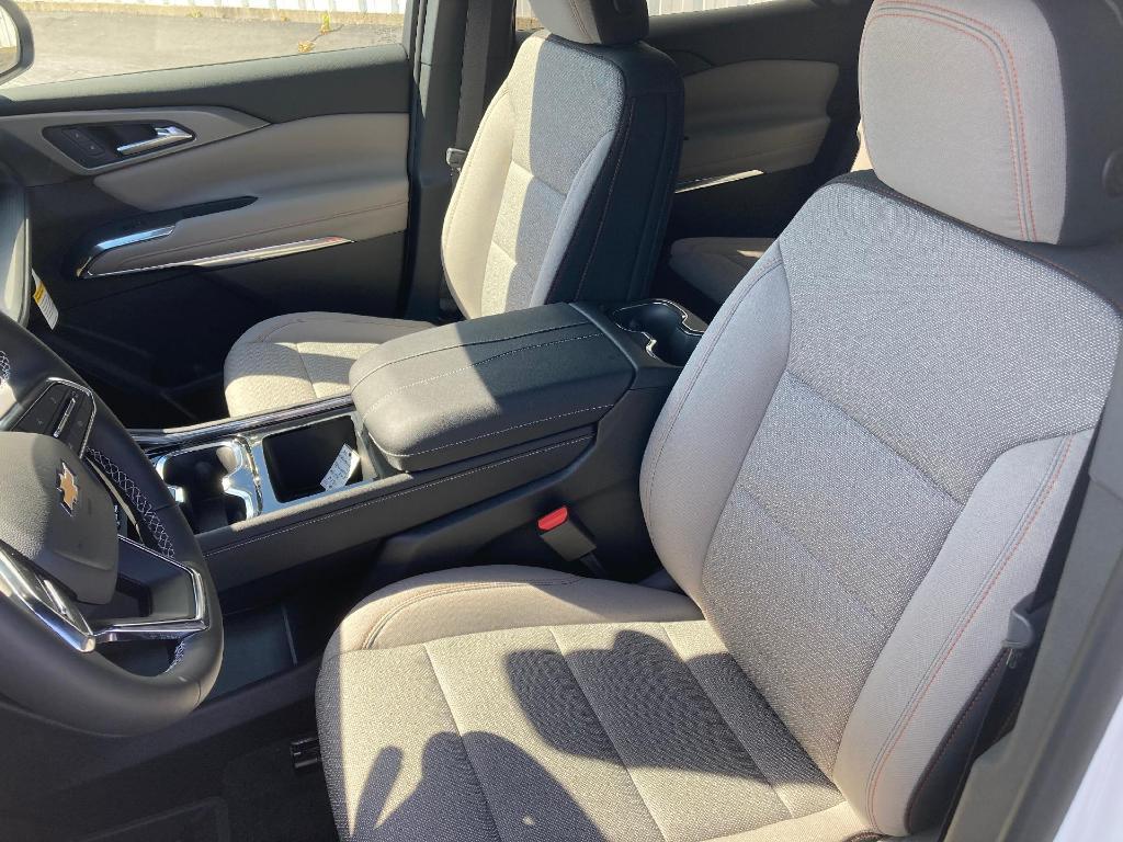 new 2025 Chevrolet Traverse car, priced at $45,765
