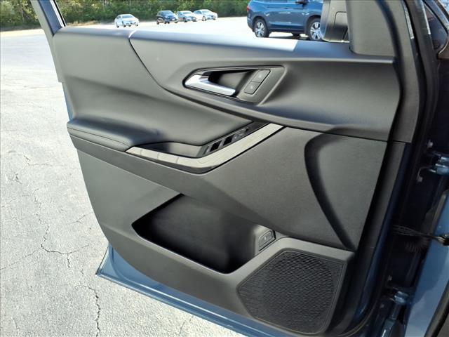 used 2025 Chevrolet Equinox car, priced at $29,900