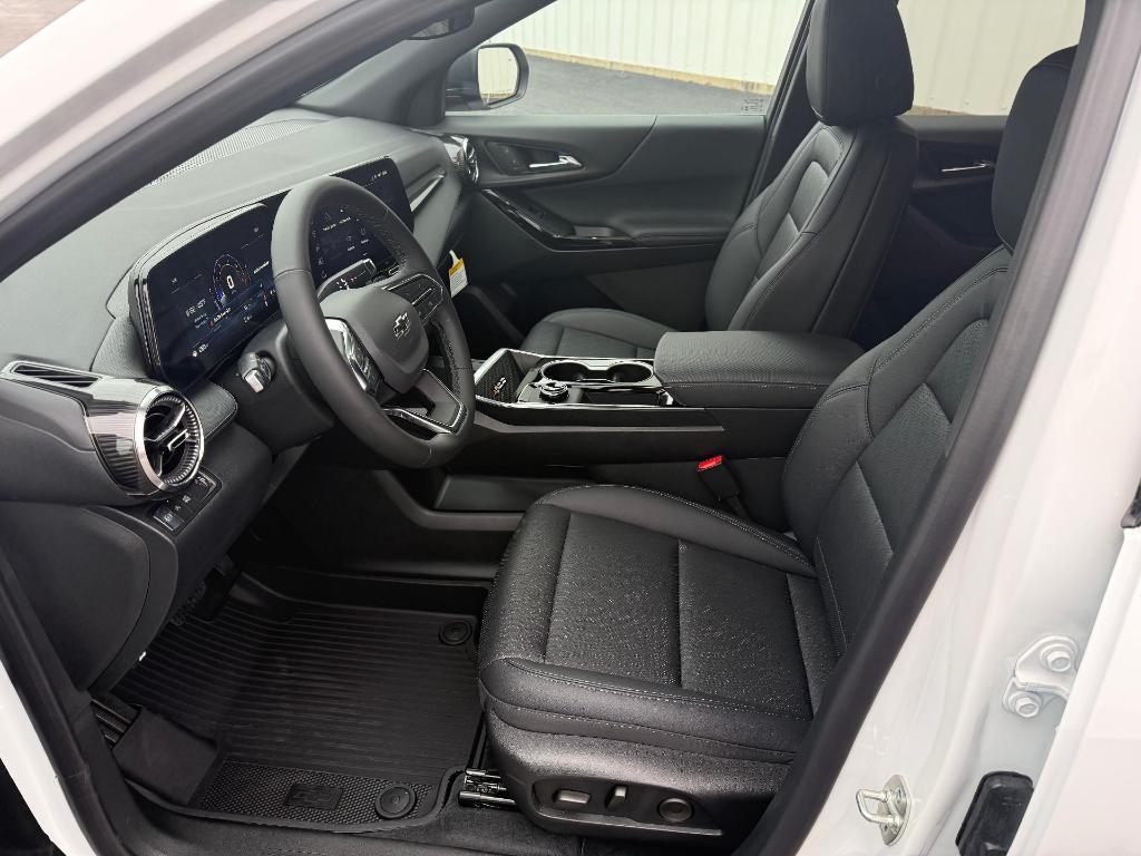 new 2026 Chevrolet Equinox car, priced at $33,680