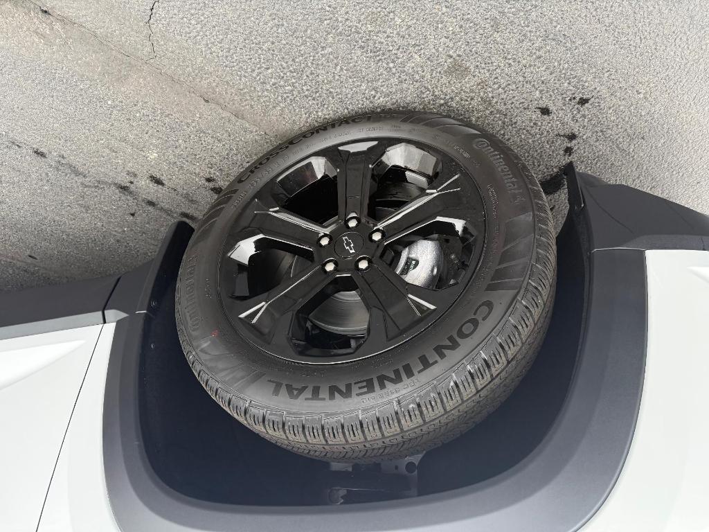 new 2026 Chevrolet Equinox car, priced at $33,680