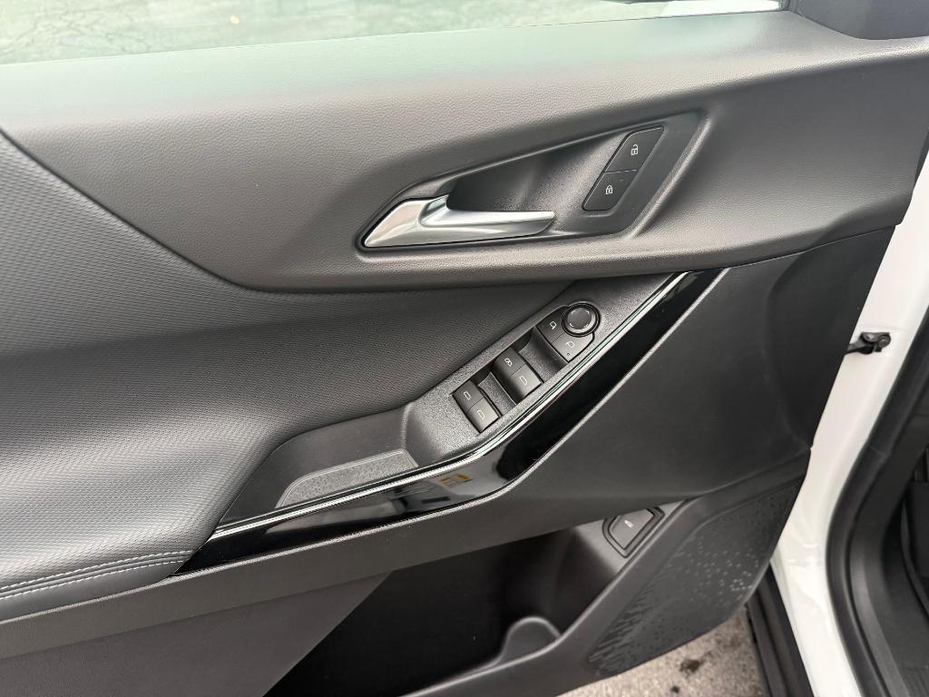 new 2026 Chevrolet Equinox car, priced at $33,680