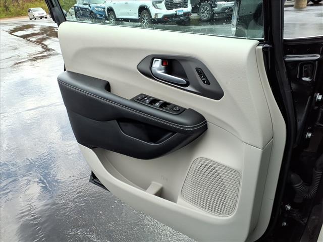 used 2024 Chrysler Pacifica car, priced at $29,900