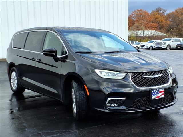 used 2024 Chrysler Pacifica car, priced at $29,900