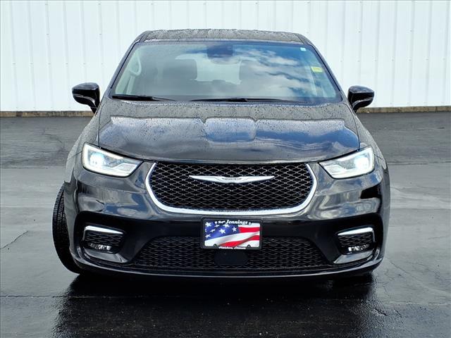 used 2024 Chrysler Pacifica car, priced at $29,900