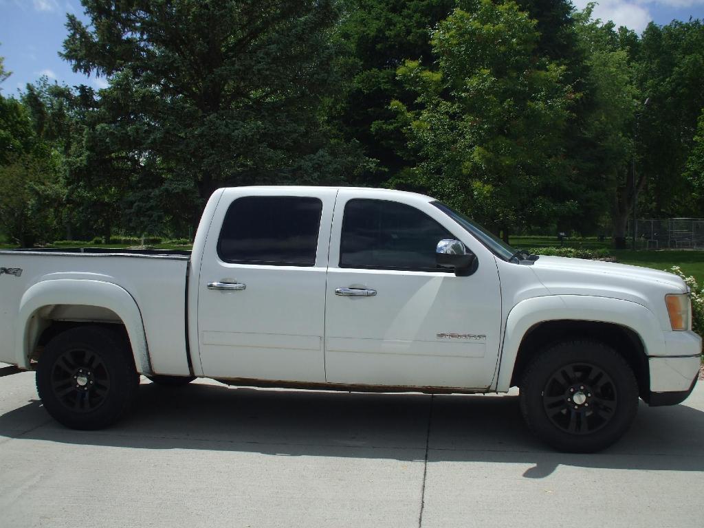 used 2011 GMC Sierra 1500 car, priced at $10,500
