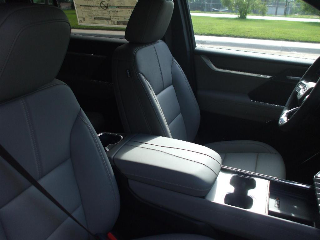 new 2025 GMC Acadia car, priced at $52,814