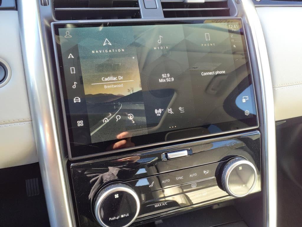 new 2025 Land Rover Discovery car, priced at $62,775