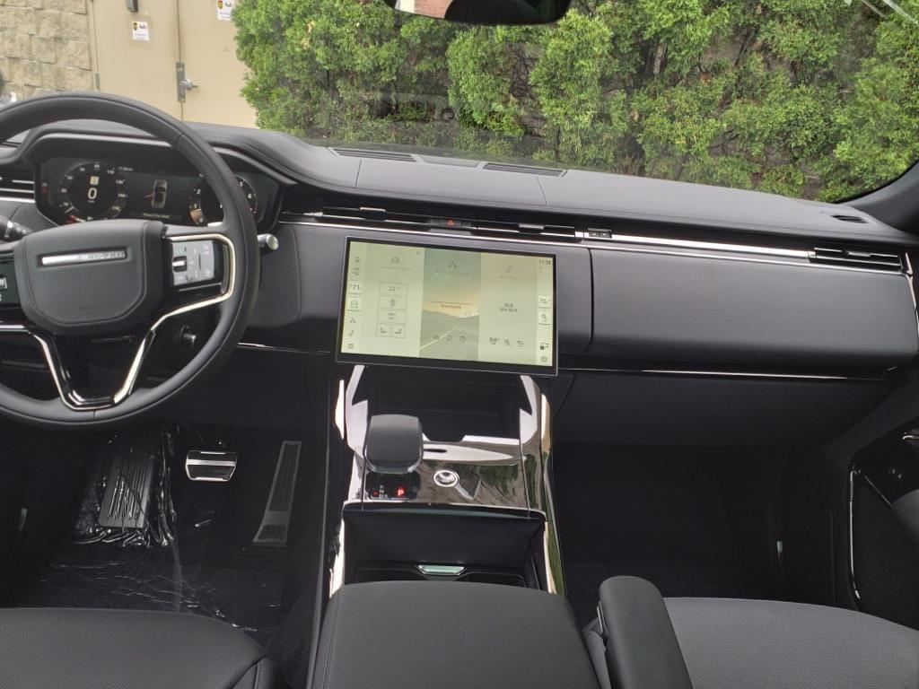 new 2025 Land Rover Range Rover Sport car, priced at $117,755