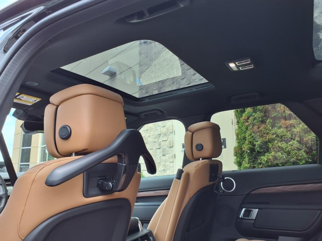 new 2025 Land Rover Discovery car, priced at $72,328
