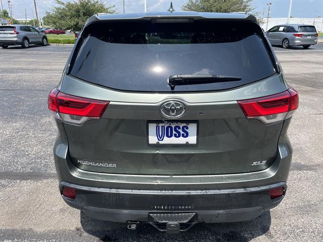 used 2019 Toyota Highlander car, priced at $26,900