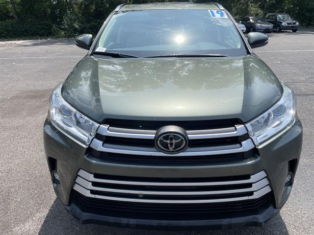 used 2019 Toyota Highlander car, priced at $26,900