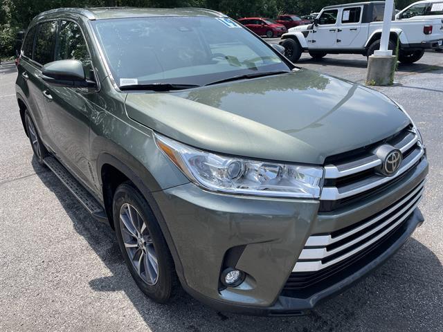 used 2019 Toyota Highlander car, priced at $26,900