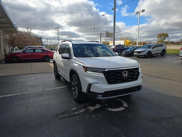 new 2025 Honda Pilot car, priced at $52,300