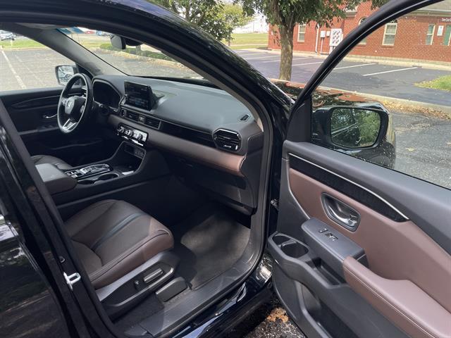 used 2023 Honda Pilot car, priced at $44,900