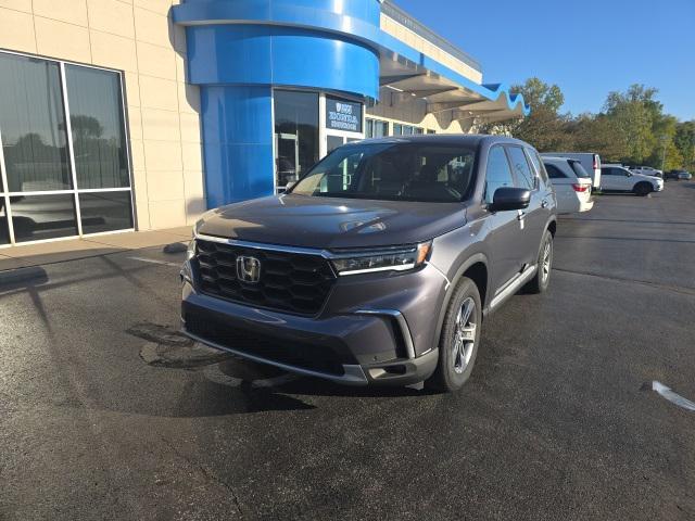 new 2025 Honda Pilot car, priced at $45,500