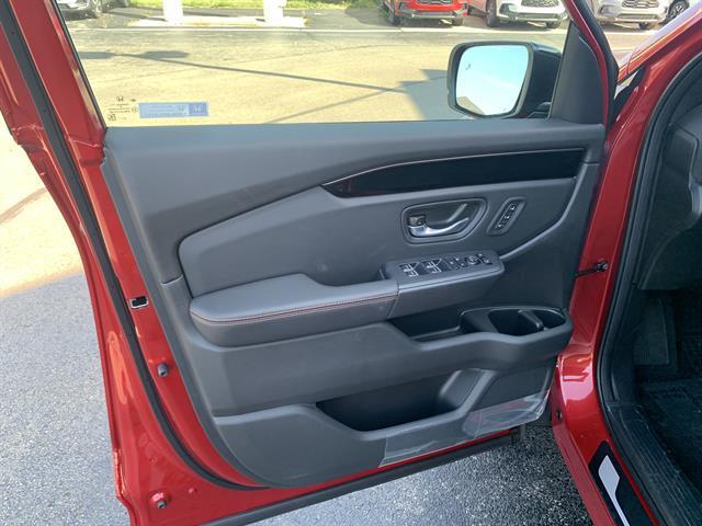 new 2025 Honda Pilot car, priced at $49,800