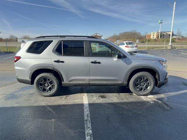 new 2025 Honda Pilot car, priced at $50,895