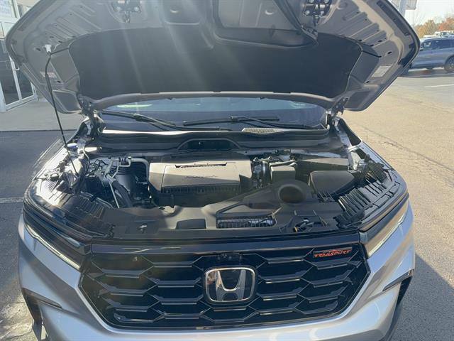 new 2025 Honda Pilot car, priced at $50,895