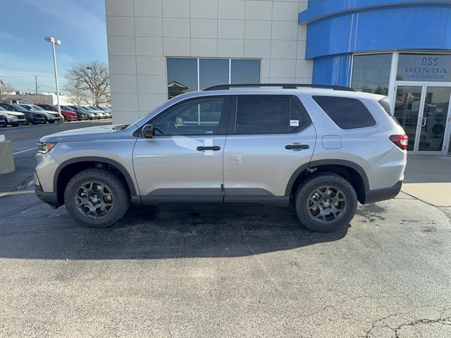 new 2025 Honda Pilot car, priced at $50,895
