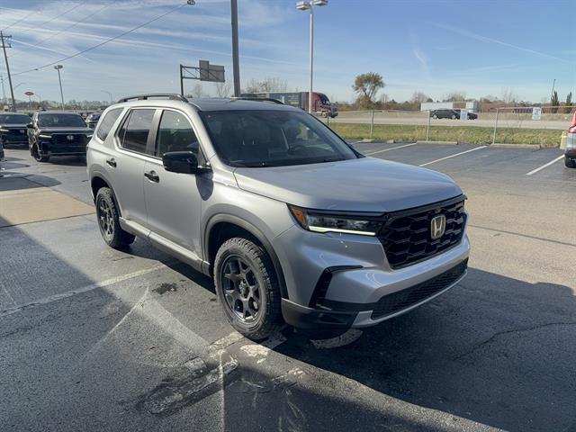 new 2025 Honda Pilot car, priced at $50,895