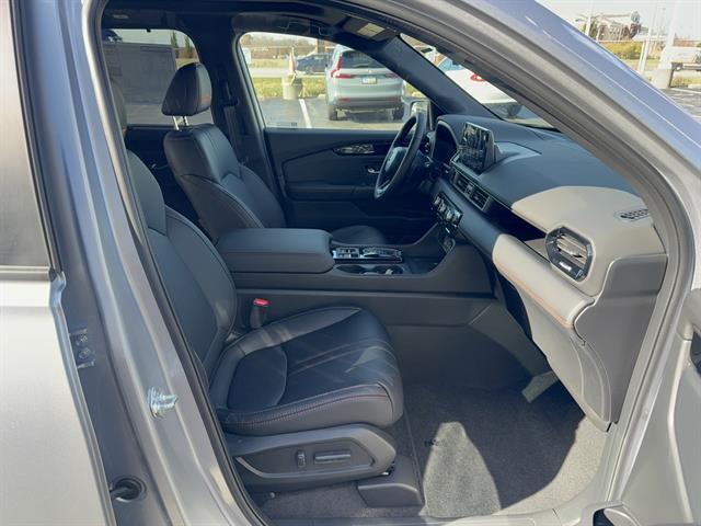 new 2025 Honda Pilot car, priced at $50,895