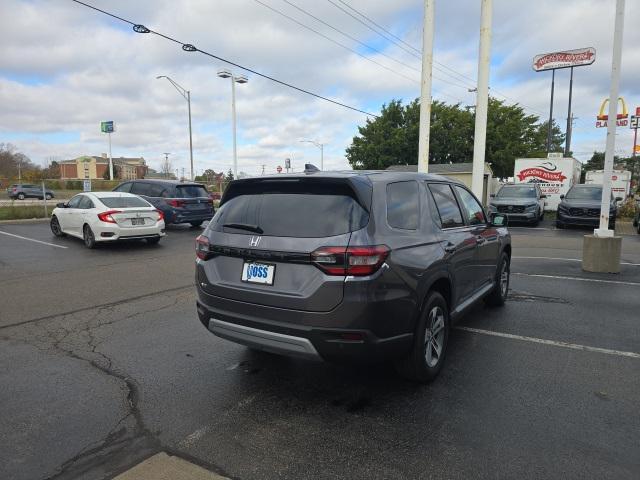 new 2025 Honda Pilot car, priced at $44,600