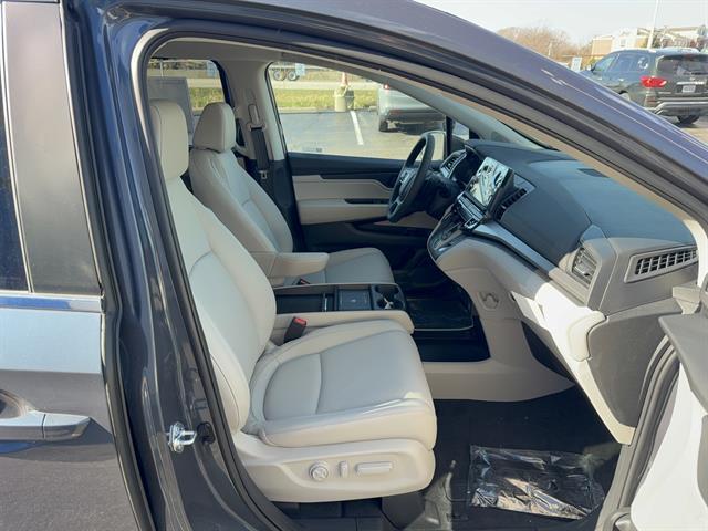 new 2026 Honda Odyssey car, priced at $44,290