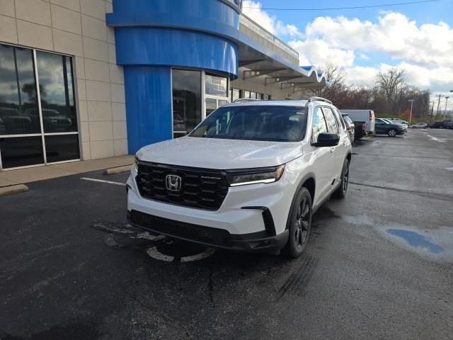 new 2025 Honda Pilot car, priced at $53,900