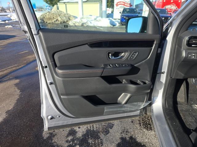 used 2025 Honda Pilot car, priced at $44,900