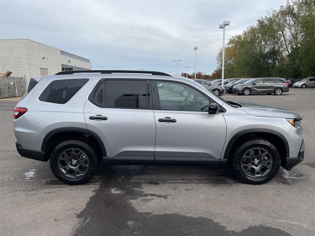 used 2025 Honda Pilot car, priced at $44,900