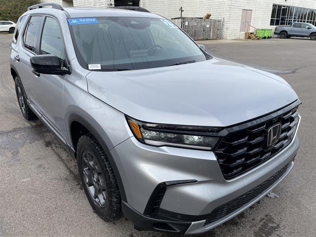 used 2025 Honda Pilot car, priced at $44,900