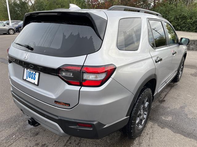 used 2025 Honda Pilot car, priced at $44,900