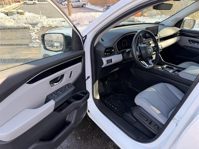 used 2025 Honda Pilot car, priced at $44,900