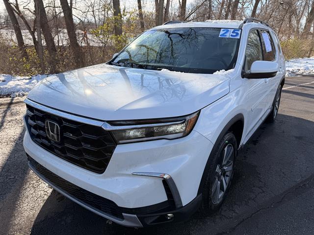 used 2025 Honda Pilot car, priced at $44,900