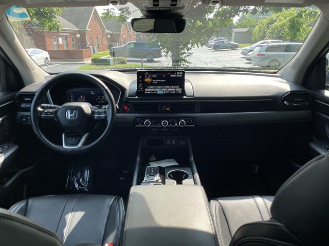 used 2023 Honda Pilot car, priced at $44,050