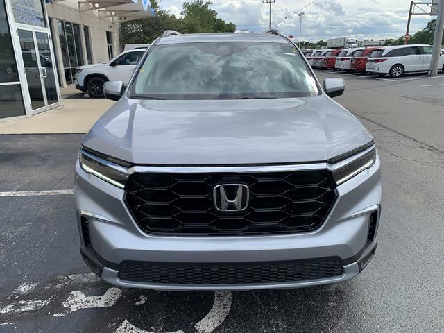 new 2025 Honda Pilot car, priced at $49,000