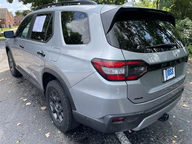 used 2024 Honda Pilot car, priced at $41,400