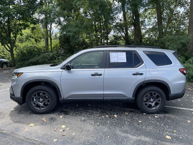 used 2024 Honda Pilot car, priced at $41,400