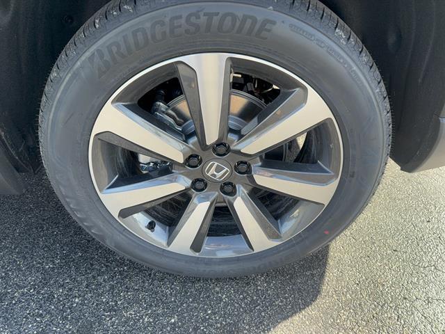 new 2025 Honda Pilot car, priced at $51,825