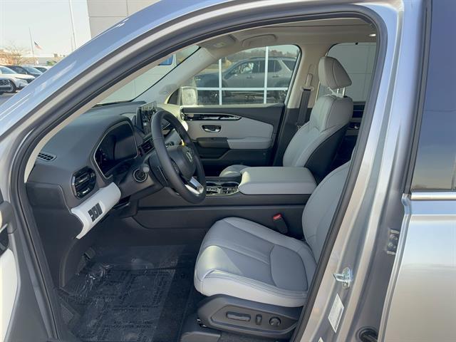 new 2025 Honda Pilot car, priced at $51,825