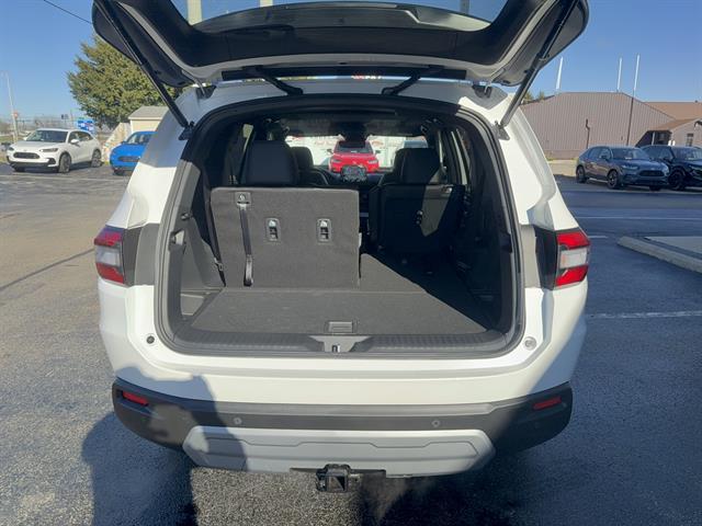 new 2025 Honda Pilot car, priced at $48,600