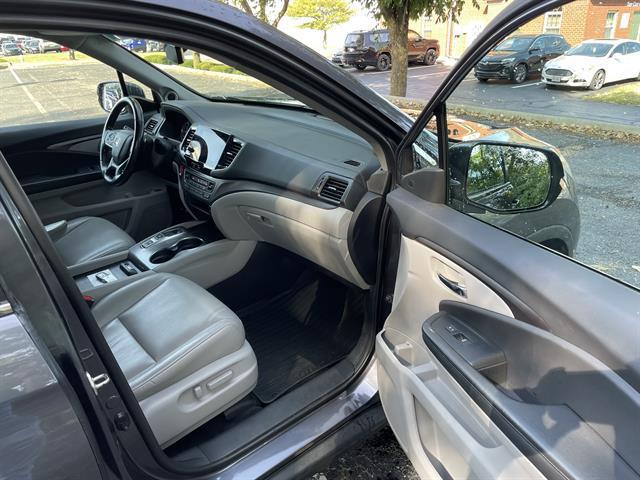 used 2021 Honda Pilot car, priced at $21,900
