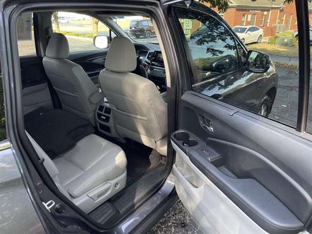 used 2021 Honda Pilot car, priced at $21,900
