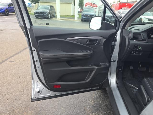 used 2025 Honda Ridgeline car, priced at $35,800