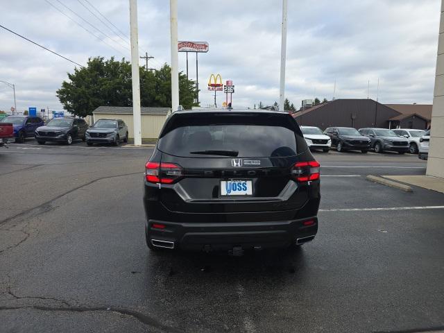 new 2025 Honda Pilot car, priced at $53,200